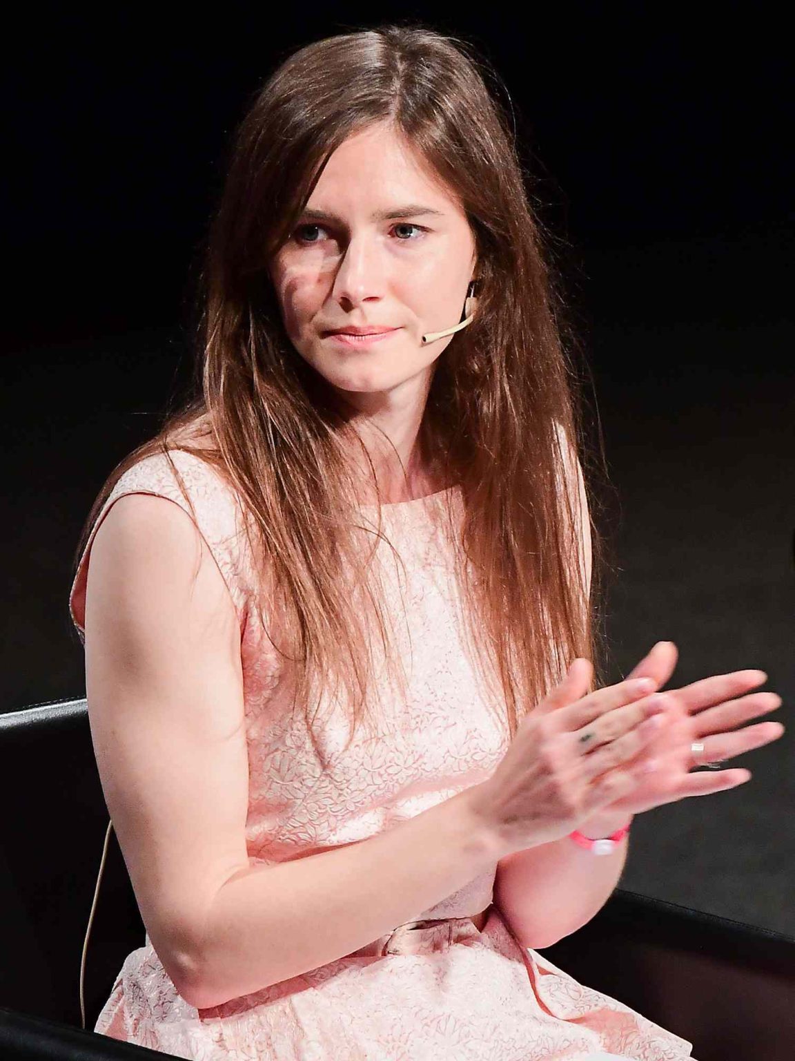 Who Is Amanda Knox? All About The Author Wrongfully Convicted In Murder ...